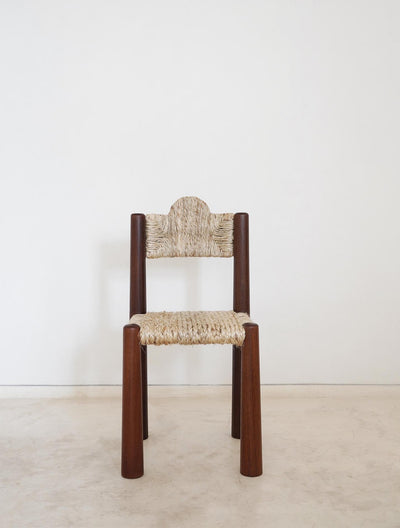 Teak wood chair with seat and backrest made of braided raw jute fibre. 